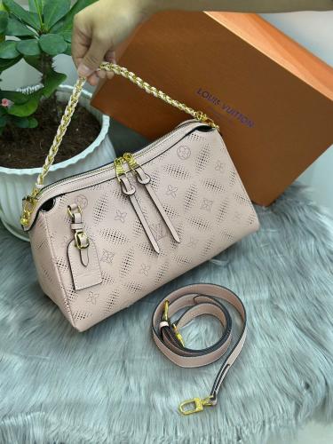 شنطة Louis Vuitton النسائية باللون الوردي الناعم
