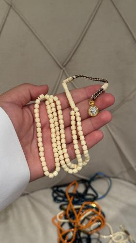 بكلات نواعم ابيض