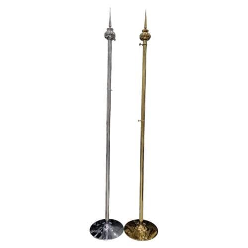 سارية علم مكتبية متحرك – ألوان ذهبي وفضي فاخرة