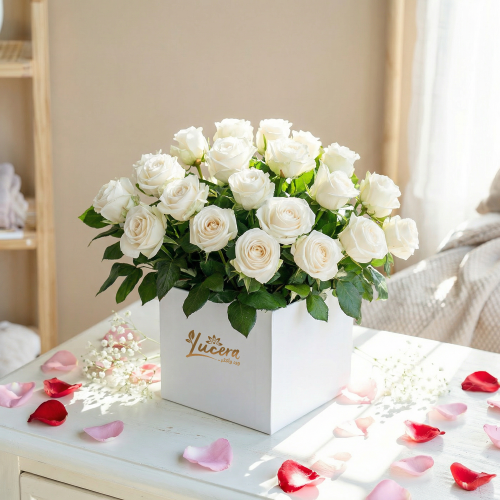 بوكس "نقاء العمر" - الورد الجوري الأبيض في الصندوق...