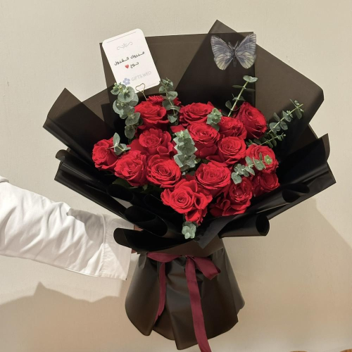 بوكيه "سلطانة" - كاريزما الجوري الأحمر مع لمسة الف...