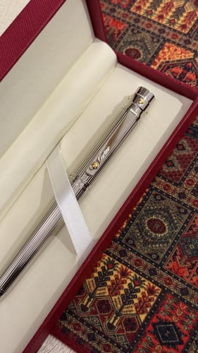 قلم مخطط عريض