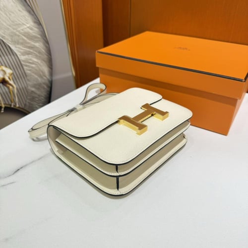 Kang Kang Constance 19 mirror model