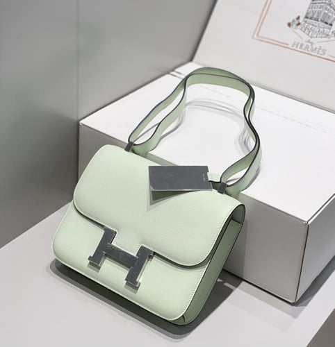 Hermès Constance 23cm – Bubble Green Epsom with Si...