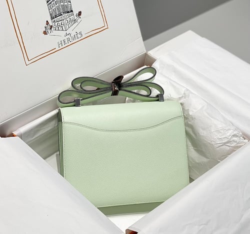 Hermès Constance 23cm – Bubble Green Epsom with Si...