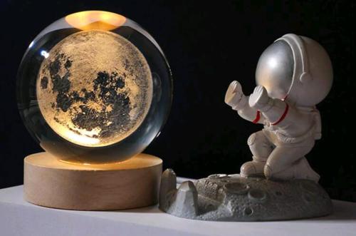 بلورة القمر