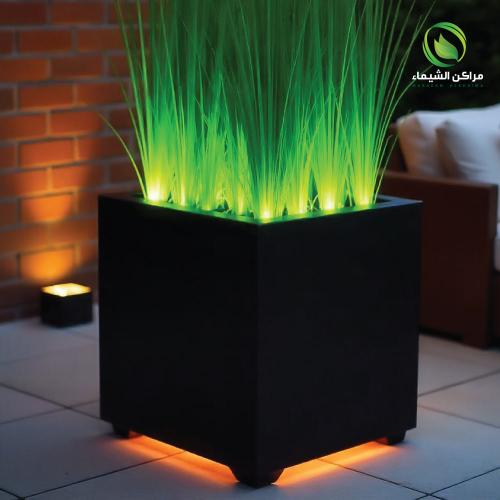 مركن للزرع تصميم أنيق بقاعدة