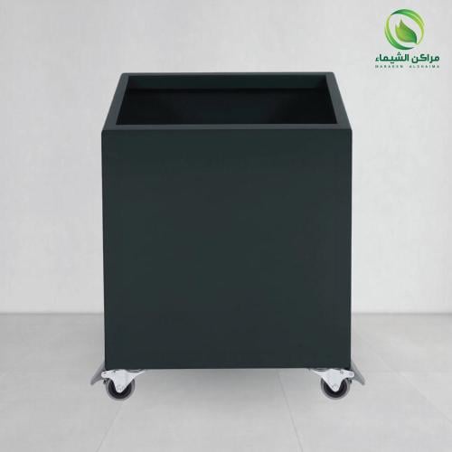 مركن زرع جاهز للأشجار مزود بكفرات