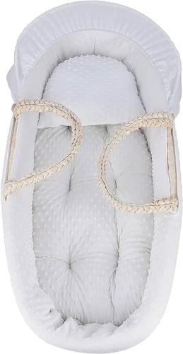 سلة موسى للمواليد مع قاعدة خشب