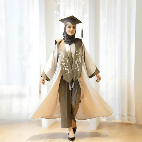 عبايات تخرج 2025 باحدث تصميم