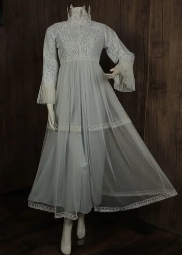 ملابس استقبال نفاس