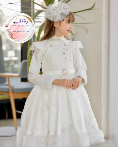 فستان ابيض فخم مع فرو للمناسبات الشتاء