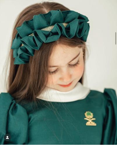 فستان اليوم الوطني شامل الطوق