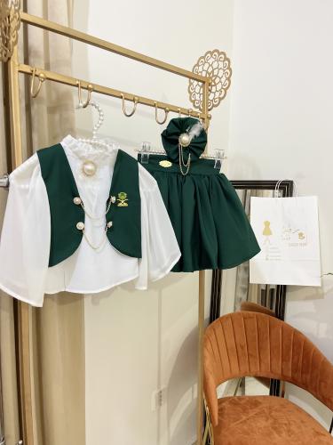 تيوراخضر لليوم الوطني مكون من 4 قطع تنورة وبلوزة و...