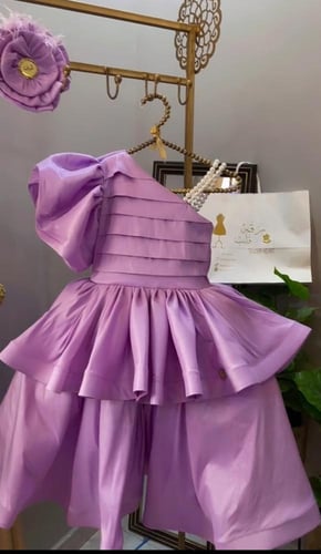 فستان انيق مع لولو ووشاح تطريز متوفر بجميع الالوان...