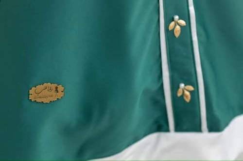 فستان اليوم الوطني شامل طوق الشعر وبروش اليوم الوط...