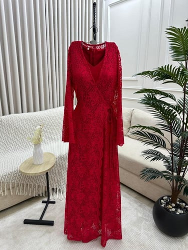 فستان دانتيل احمر