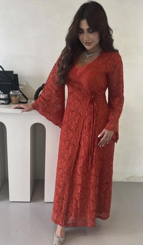 فستان دانتيل احمر