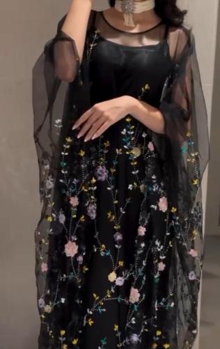 فستان عفراء