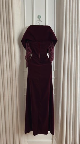 فستان غاده عنابي