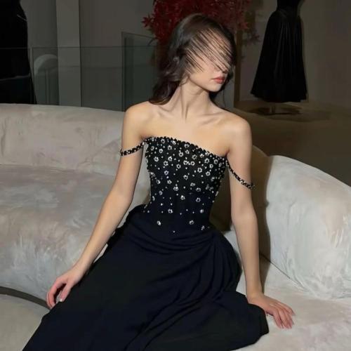 فستان منيرة