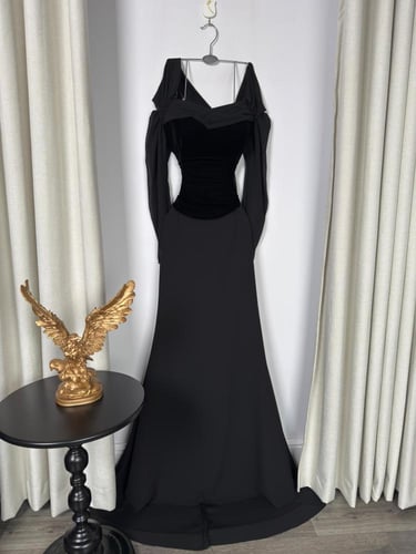 فستان الجادل