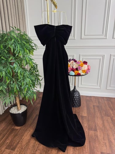 فستان نجلاء