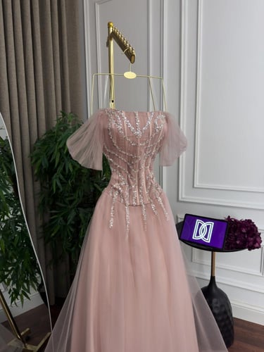 فستان مناوي