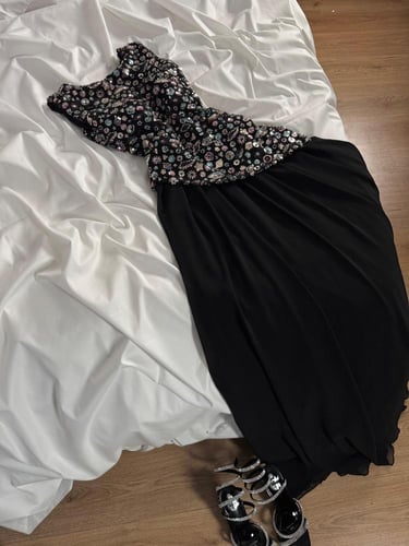 فستان ايناس