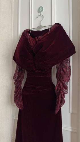 فستان غاده عنابي