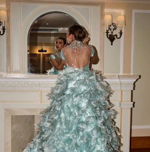 فستان الحسناء