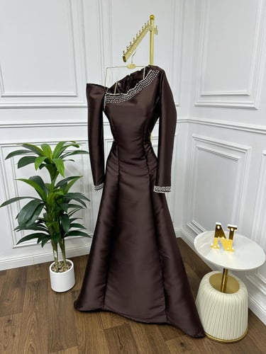 فستان نادره