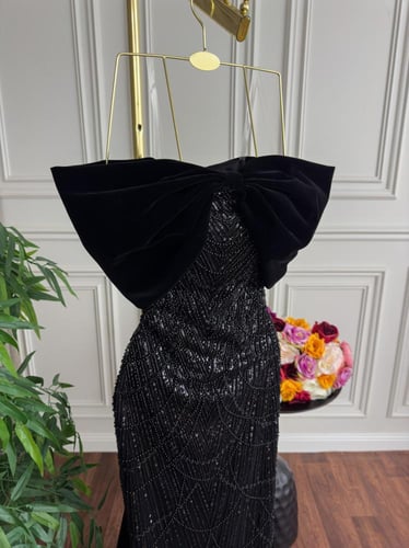 فستان نجلاء