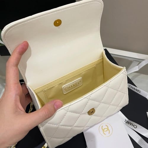 شنطة شانيل مسكة لؤلؤ