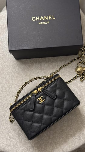 شنطة شانيل مع البوكس و الكيس