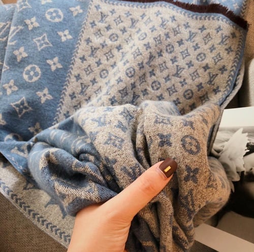 اسكارف شتوي لويس فيتون