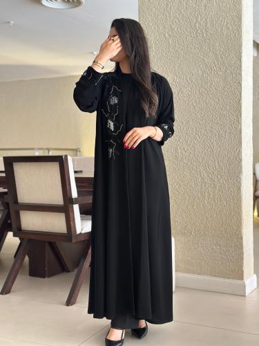 عبايه سوداء شك
