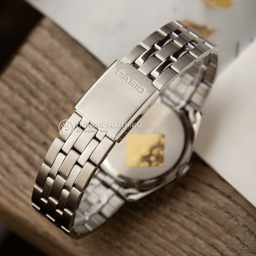 كاسيو انالوج تاريخ ويوم