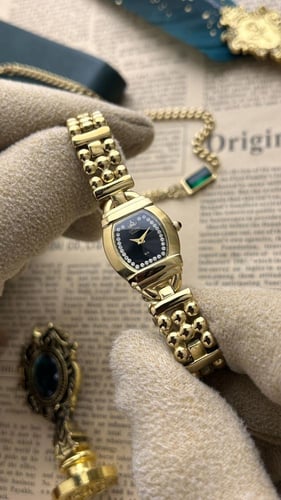 كلاسيك سيتزن ذهبي ميناء اسود 1996s