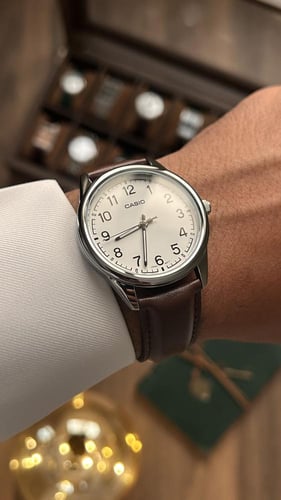 كاسيو انالوج جلد ميناء ابيض