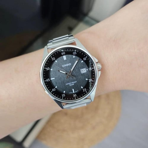 كاسيو انالوج ميناء اسود