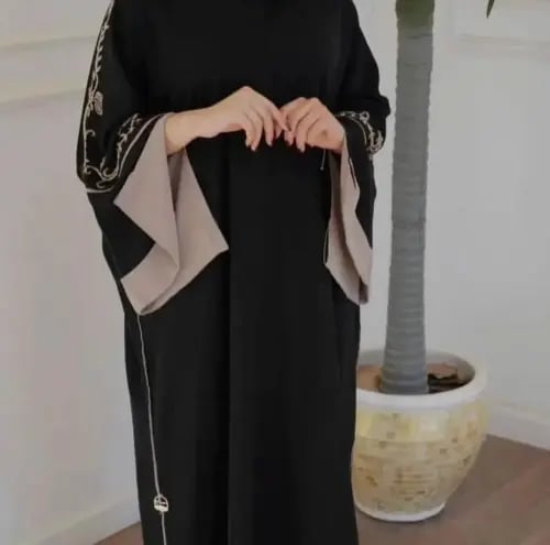 عبايا صيفيه عليها طلب