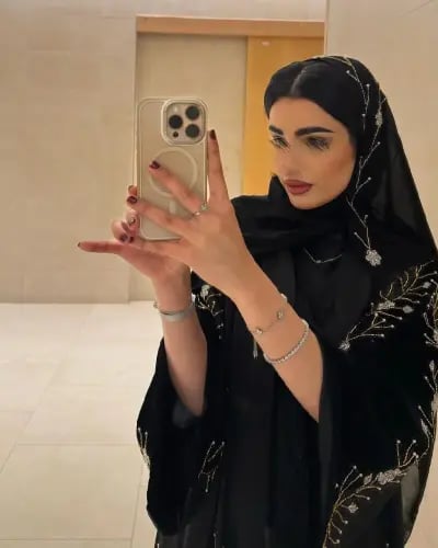 عباية مخمل +كريب ملكي