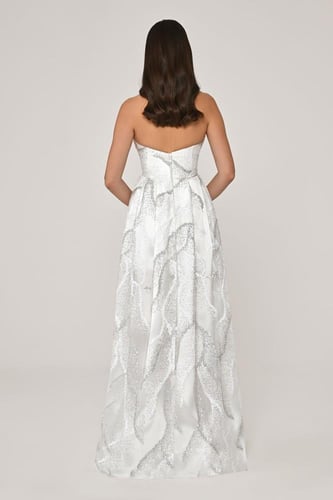 فستان أبيض بلمعة فضية وتصميم متموج 6093A*