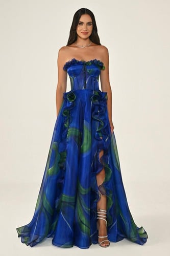 فستان متعدد الألوان بتصميم كشكش فاخر ولمسة فنية. 7...