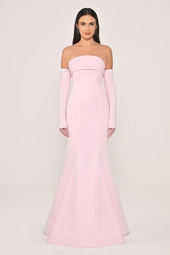 تصميم ساحر بدرجة أزرق فاتح، يدمج بين الرقة والجاذب...