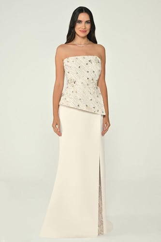 فستان موف بتطريز لامع وقصة عصرية. 7150*