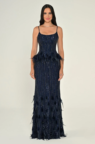 فستان سهرة طويل بترتر لامع وقصّة صدر عصرية 7211