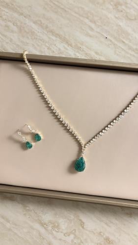 ‏Midnight Emerald