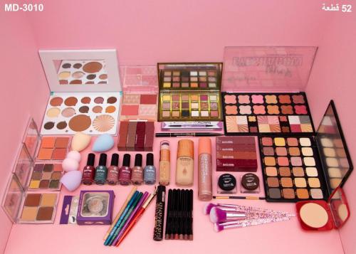 كلكشن 52 قطعة مكياج (لجميع انواع البشرة)